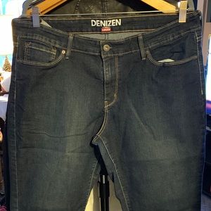 Denizen by Levi dark wash denim Capri